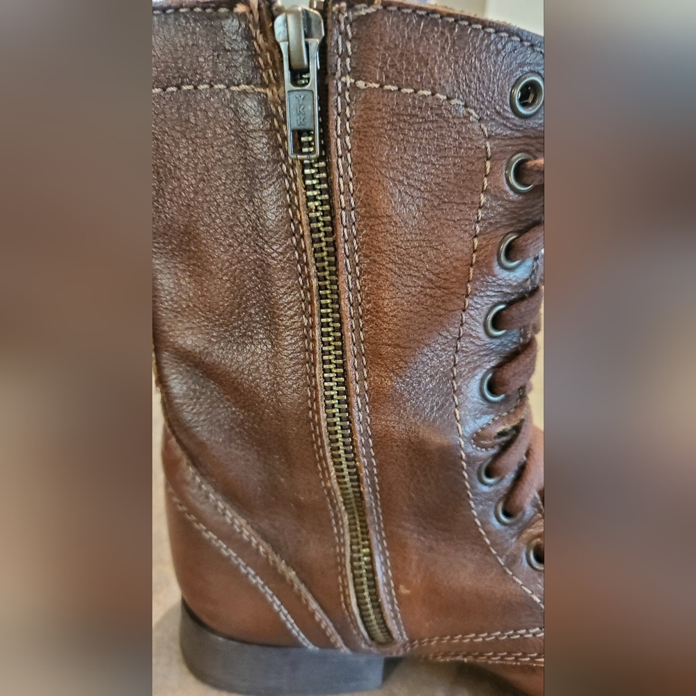Boots - Picture 5 of 9